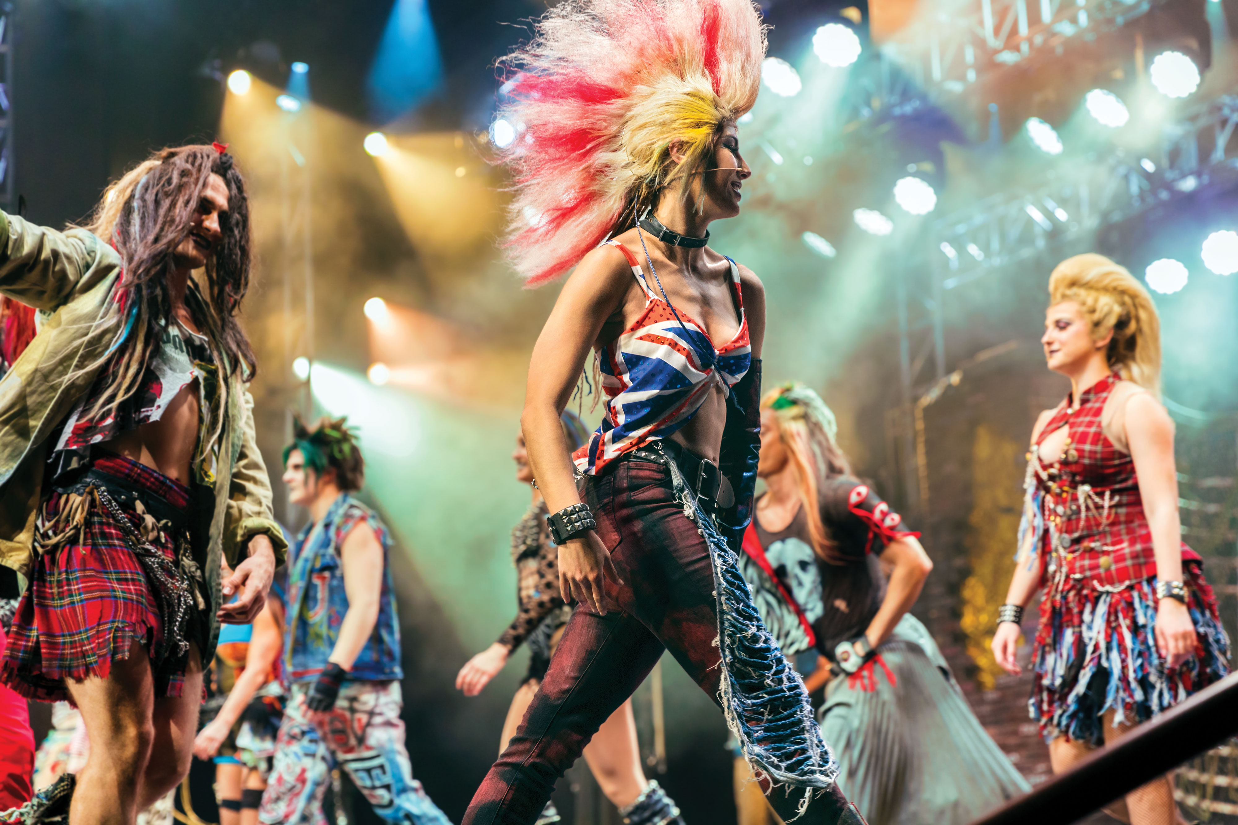 Fan av Bohemian Rhapsody, Radio Gaga eller Under pressure? I teatern upplever du Queen-musikalen ”We will rock you”