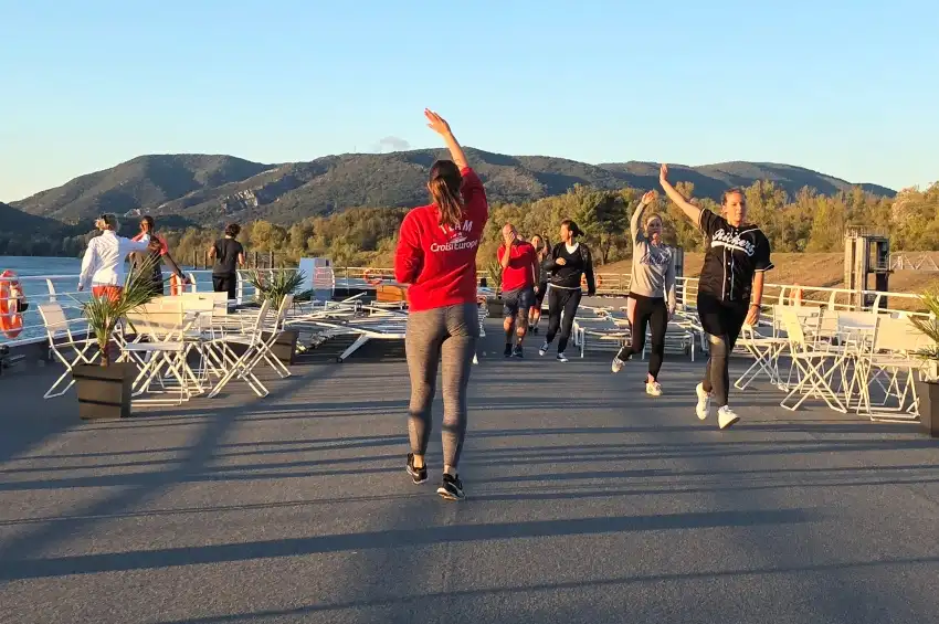Yoga på däcket