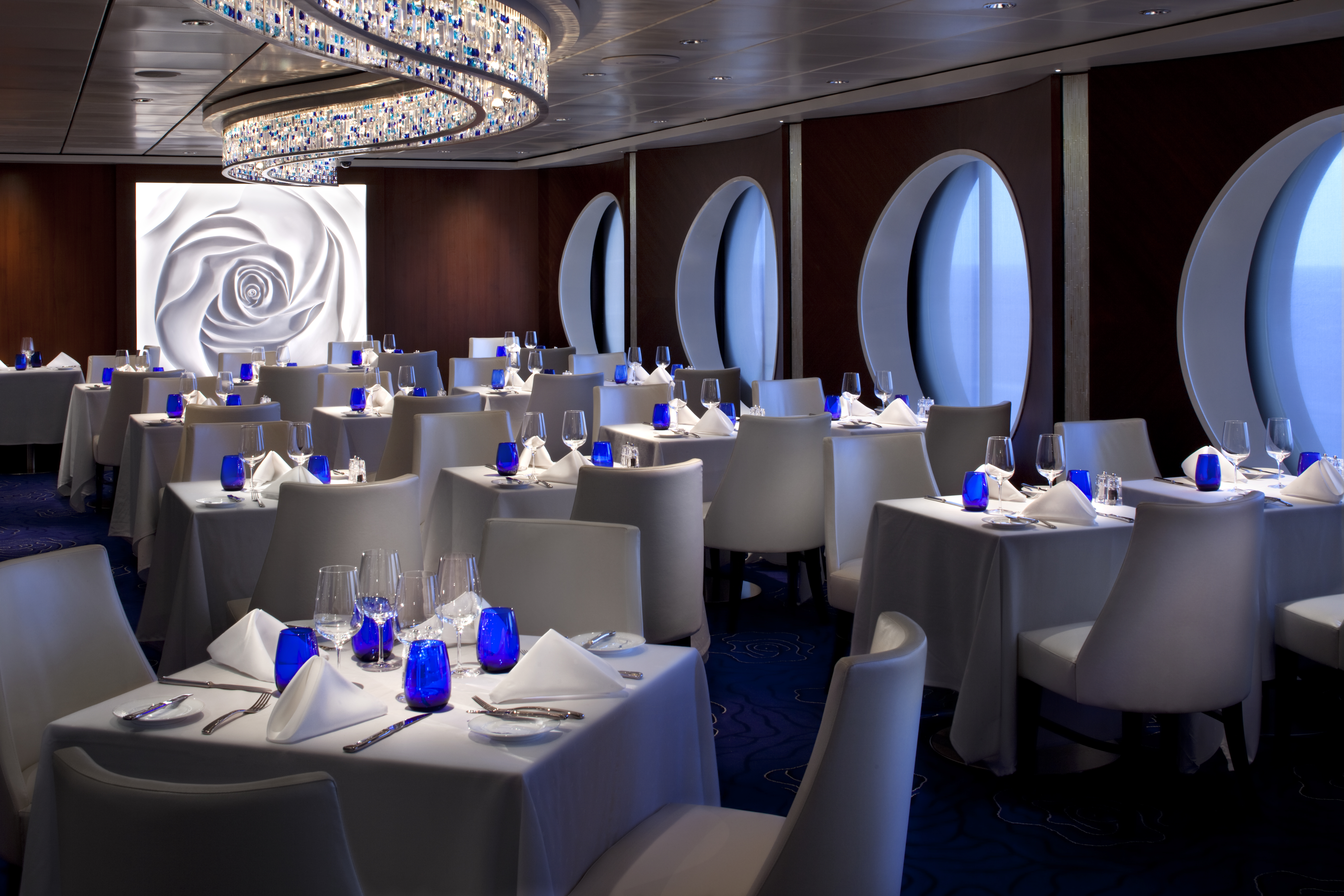 Blu är en exklusiv restaurang för AquaClass- och svitgäster