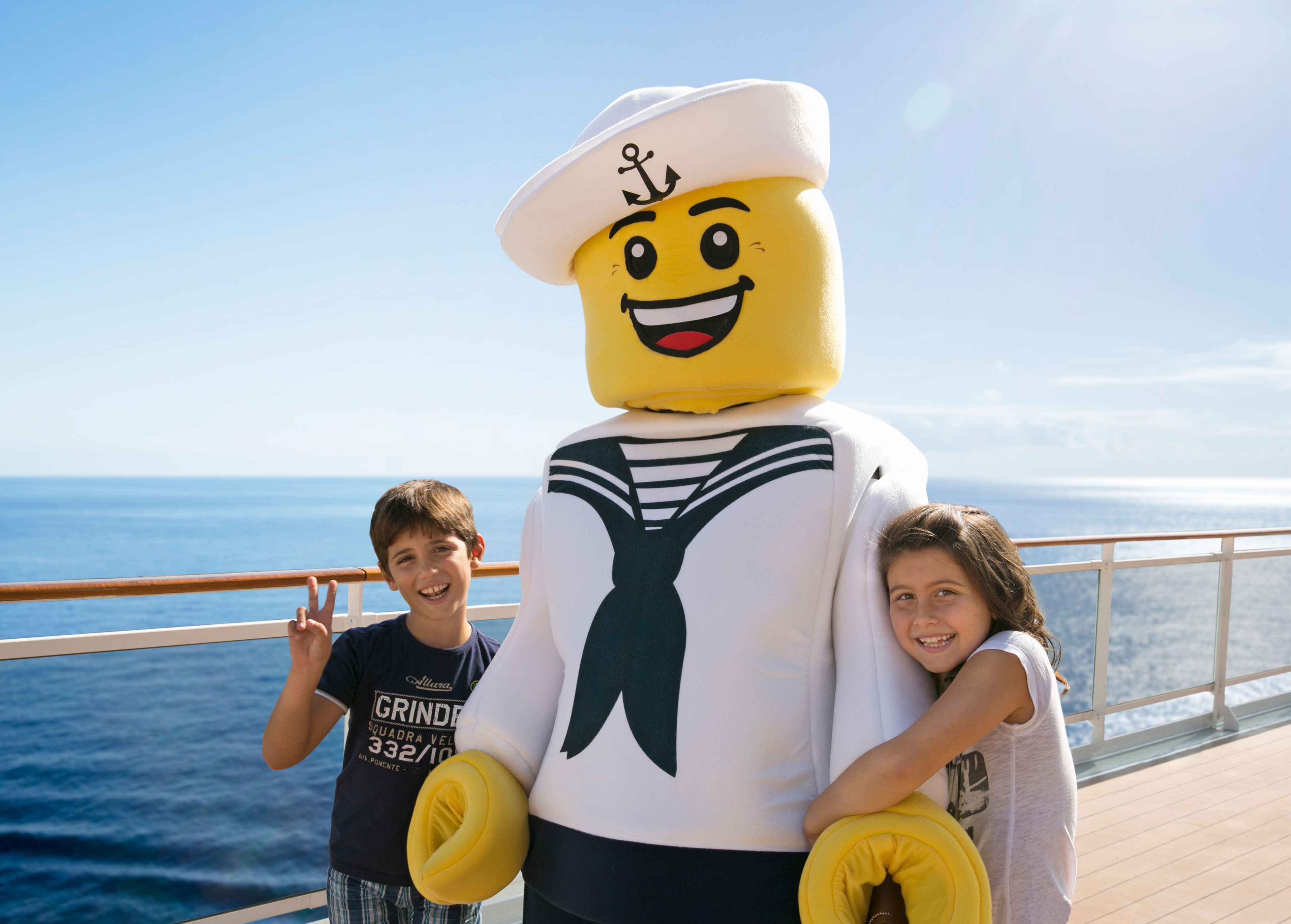 Barn- och ungdomsklubbar i samarbete med Lego ingår