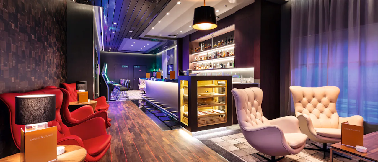 Casinot har en stylish loungeatmosfär