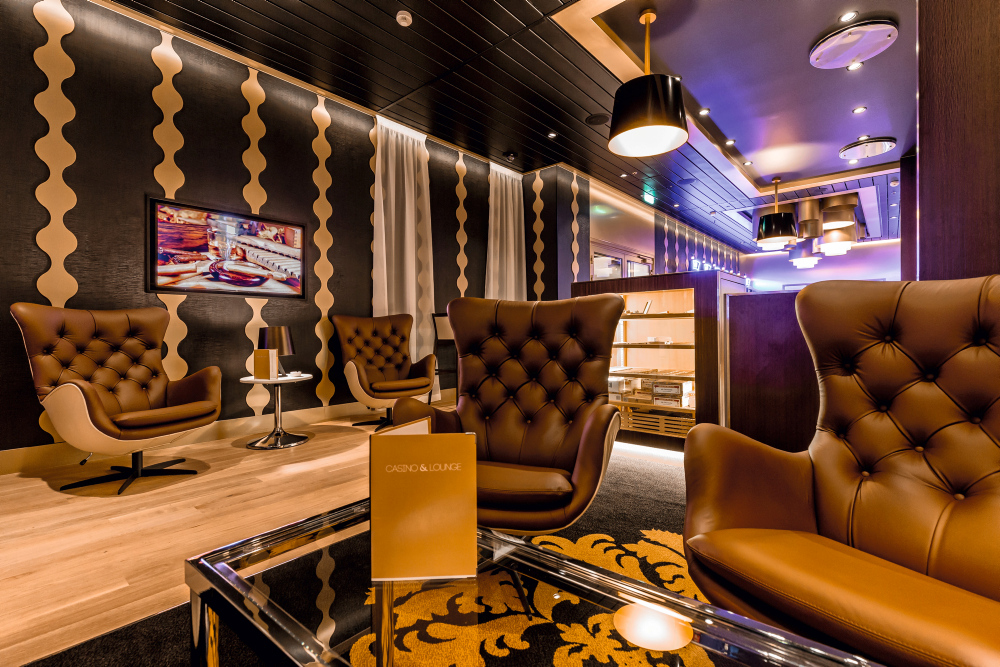 Casino & Lounge