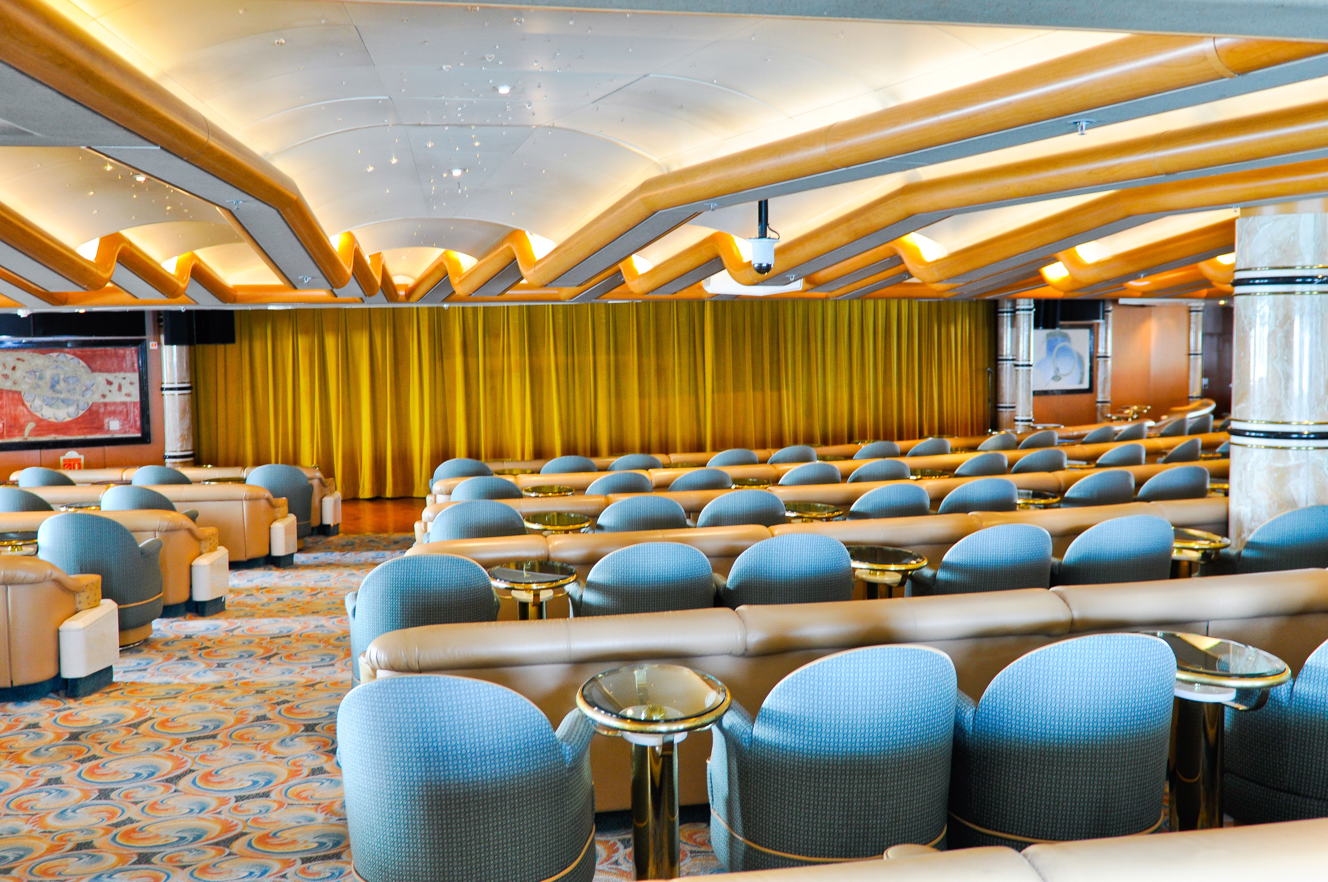 Vista Show Lounge