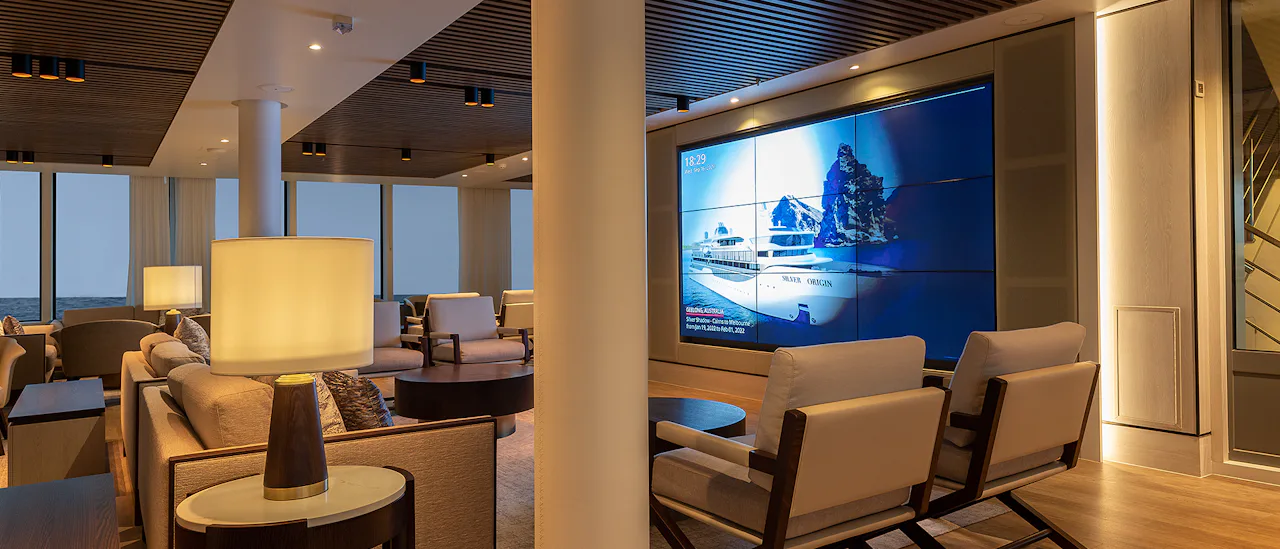 Explorer lounge
